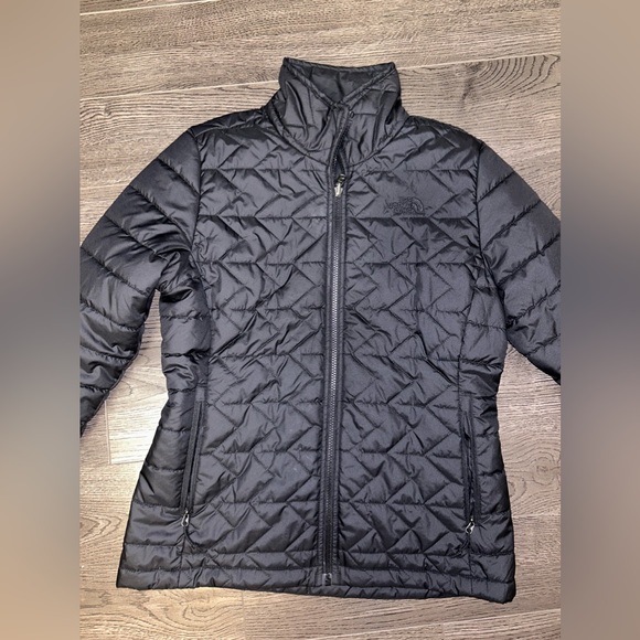 North Face Women’s Jacket - Picture 3 of 6
